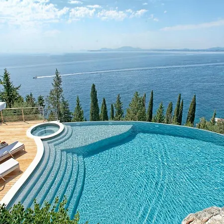 Elegant 6Br Villa With Seafront Access Near Agni Bay Kassiopi