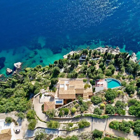 Elegant 6Br Villa With Seafront Access Near Agni Bay *