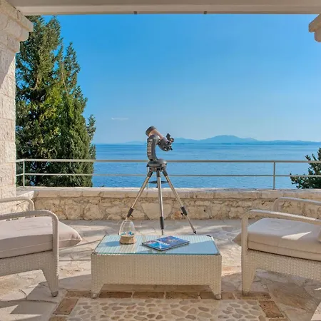 Elegant 6Br Villa With Seafront Access Near Agni Bay Willa