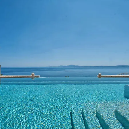 Elegant 6Br Villa With Seafront Access Near Agni Bay