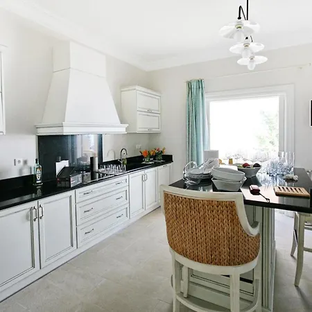Elegant 6Br Villa With Seafront Access Near Agni Bay